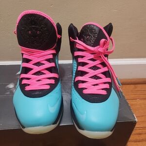 Labron AIII QS - Nike Black and Blue Sneakers